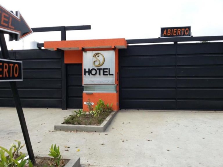 Hotel sabana Doral entrada